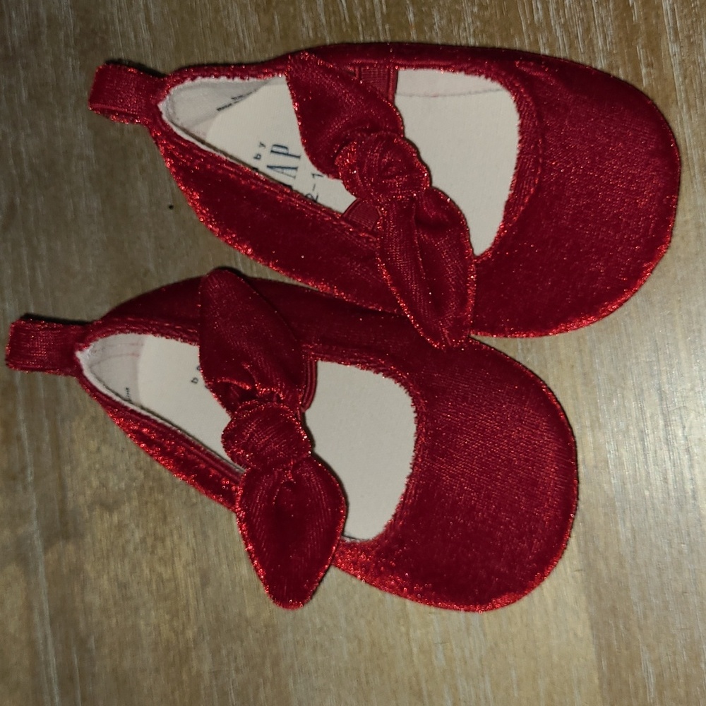 Baby gap shoes 12-18months